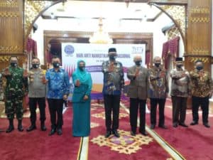 Bupati Bireuen Memperoleh Penghargaan dari BNN RI. Diserahkan Pada Peringatan HANI 2020