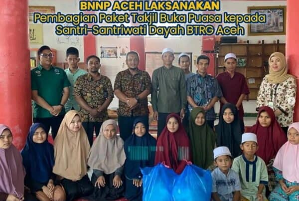 BNNP Aceh melaksanakan kegiatan Bagi-Bagi Paket Takjil kepada Santri-Santriwati Yatim Piatu