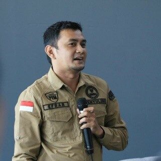 MERUBAH PERILAKU: MEMBUJUK TANPA MEMAKSA